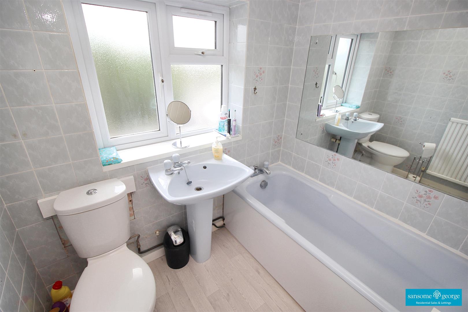 Staddlestone Close, Tilehurst, Reading